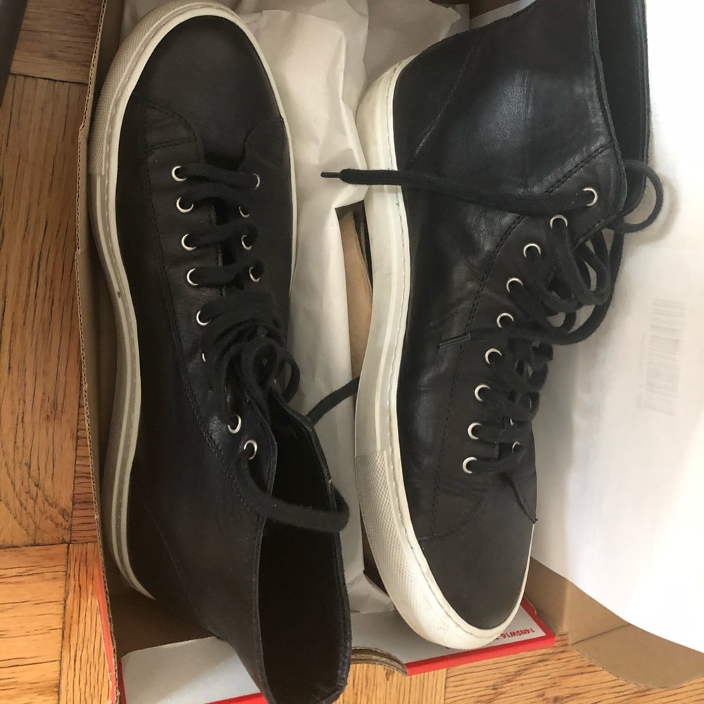 Common projects black high top